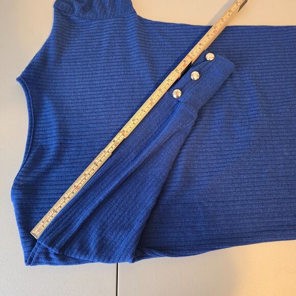 Unbranded Blue Sweater Women's Medium Button Accent Round Neckline NWOT - Picture 10 of 15